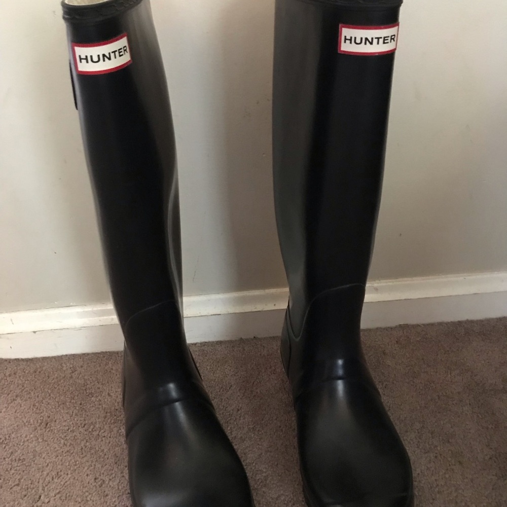 Hunter boots (tall- black)